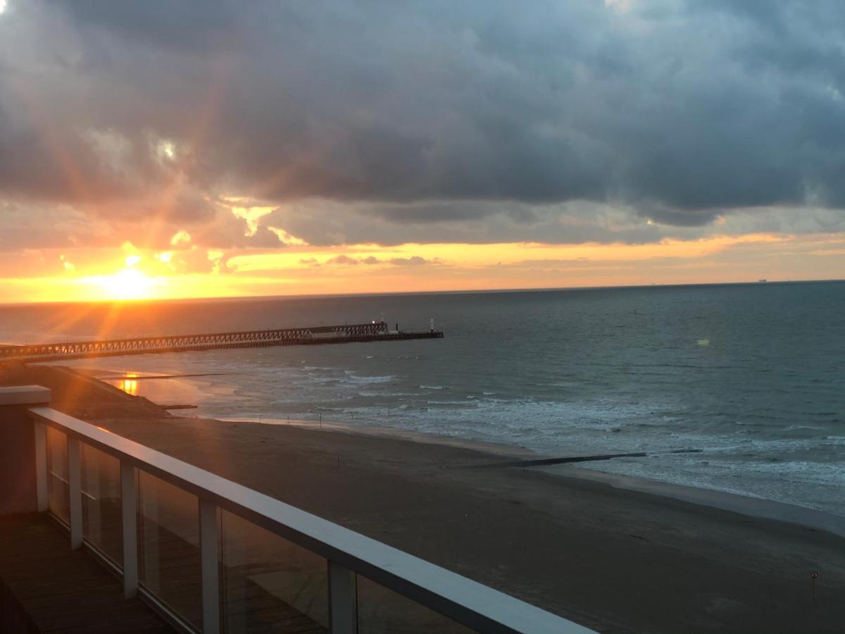 Penthouse Sea-Loft Blankenberge, Uniek Zeezicht, Luxeloft Met 40M2 Terras! Apartment Exterior photo